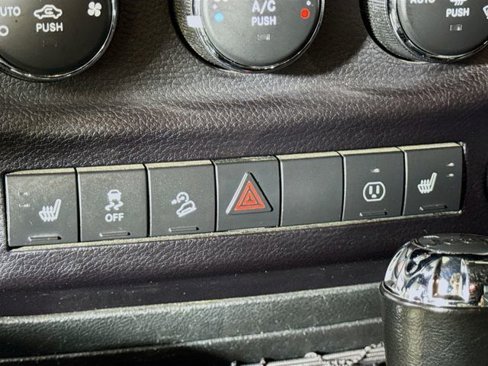 Used 2016 Jeep Wrangler Unlimited Sahara w/ Dual Top Group image 18