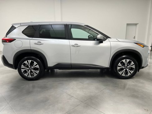 Used 2023 Nissan Rogue SV image 8