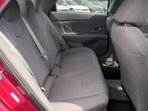 Certified 2024 Hyundai Elantra SE image 24