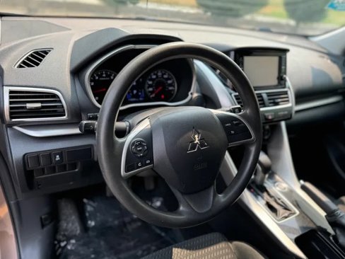 Used 2020 Mitsubishi Eclipse Cross ES image 9