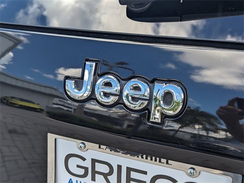 Used 2020 Jeep Cherokee Limited image 11