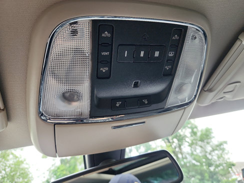 Used 2019 Chrysler 300 Limited image 28