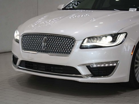 Used 2017 Lincoln MKZ Reserve image 2