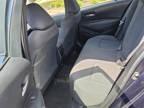 Used 2021 Toyota Corolla LE image 6