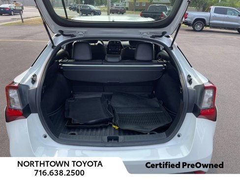 Used 2022 Toyota Prius XLE image 9