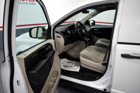 Used 2014 RAM C/V Tradesman image 12