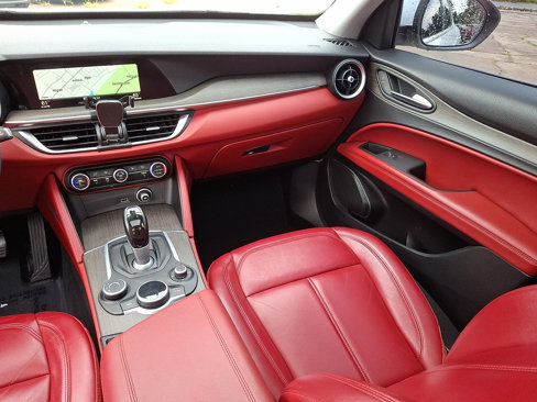 Used 2018 Alfa Romeo Stelvio Ti image 16