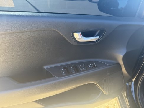 Used 2021 Kia Rio LX image 10