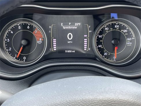 Used 2021 Jeep Cherokee Latitude Lux w/ Sun & Sound Group image 34