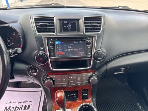 Used 2013 Toyota Highlander Limited image 22
