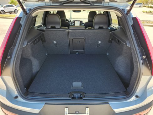 New 2025 Volvo XC40 B5 Core w/ Climate Package image 12