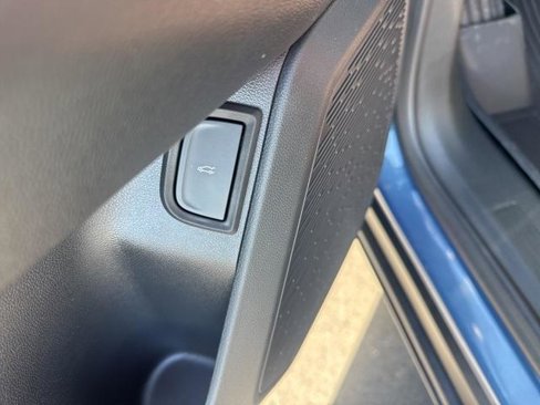 New 2026 Chevrolet Equinox LT w/ Convenience Package II image 24