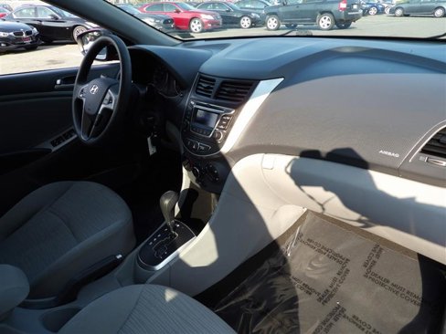 Used 2015 Hyundai Accent GLS w/ Option Group 02 image 16