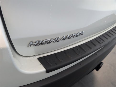 Used 2019 Toyota Highlander Plus image 12