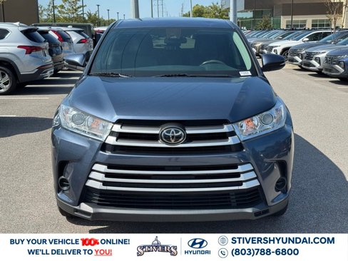 Used 2017 Toyota Highlander LE image 6