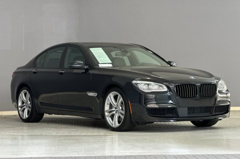 Used 2015 BMW 750i image 6