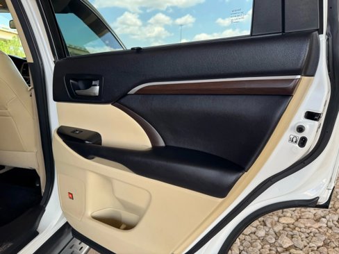 Used 2016 Toyota Highlander Limited image 29