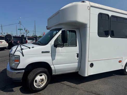Used 2014 Ford E-450 and Econoline 450 Super Duty w/ Shuttle Bus Prep Package image 7