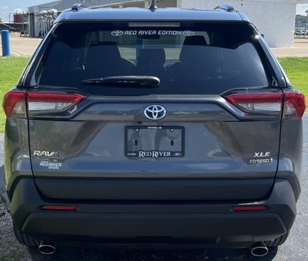 Used 2022 Toyota RAV4 XLE image 7