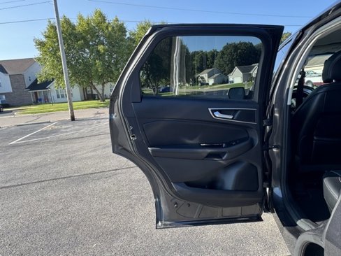 Used 2015 Ford Edge SEL w/ Equipment Group 201A image 17