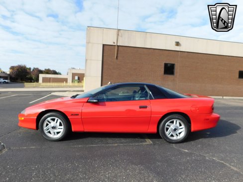 Used 1993 Chevrolet Camaro Z28 image 2