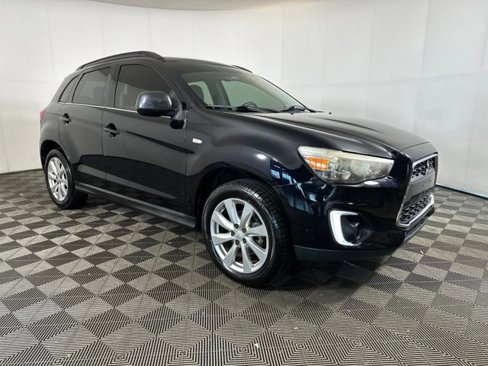 Used 2015 Mitsubishi Outlander Sport SE image 2