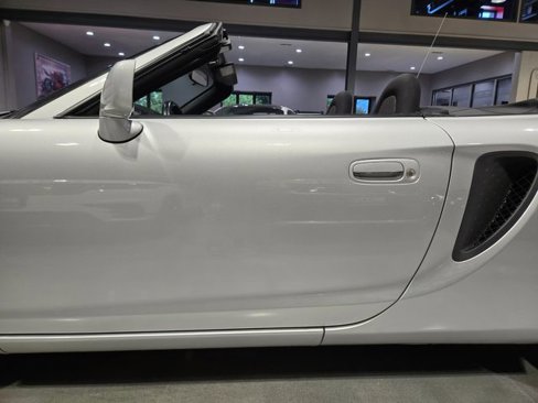 Used 2001 Toyota MR2 image 7