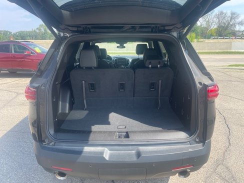 Used 2022 Chevrolet Traverse LT image 9
