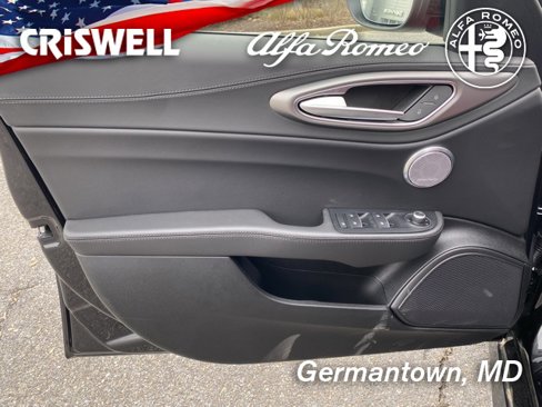 New 2025 Alfa Romeo Giulia AWD image 18