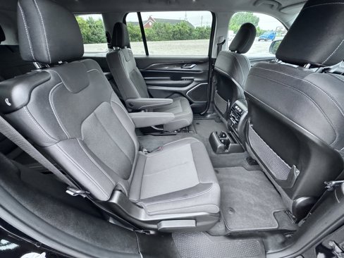 Used 2022 Jeep Grand Cherokee L Laredo w/ Luxury Tech Group I image 16