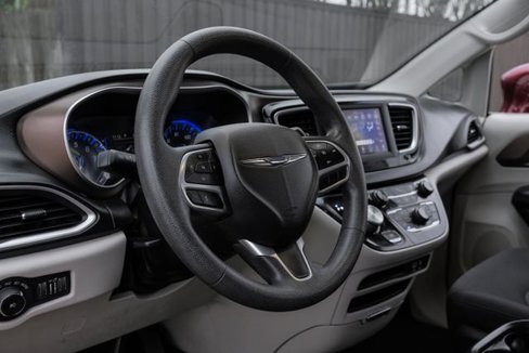 Used 2018 Chrysler Pacifica Touring Plus w/ Tire & Wheel Group image 21