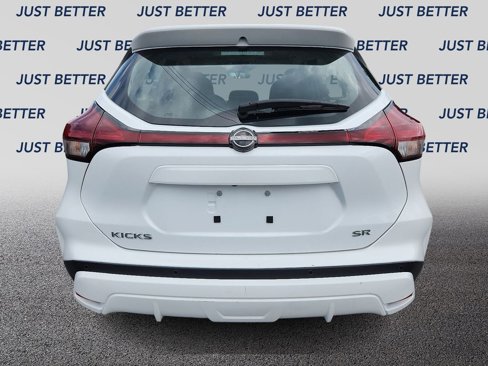 Used 2024 Nissan Kicks SR image 5