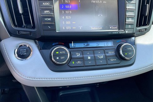 Used 2018 Toyota RAV4 Limited image 15
