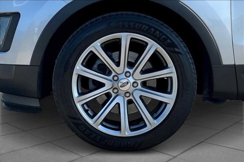 Used 2016 Ford Explorer Limited image 10