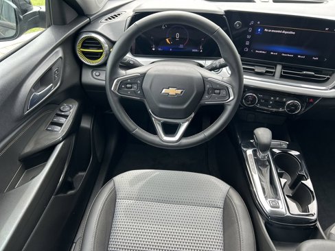 Certified 2024 Chevrolet Trax LT w/ Driver Confidence Package image 14