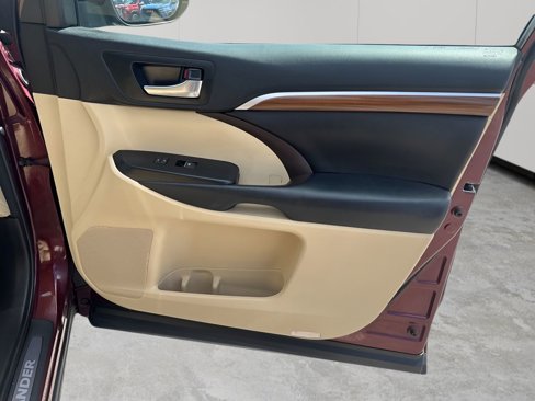 Used 2018 Toyota Highlander Limited image 13