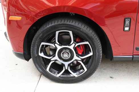 Used 2021 Rolls-Royce Cullinan Black Badge image 25