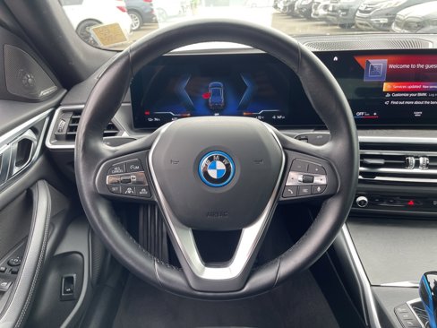 Used 2022 BMW i4 eDrive40 image 15