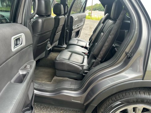 Used 2013 Ford Explorer XLT image 24