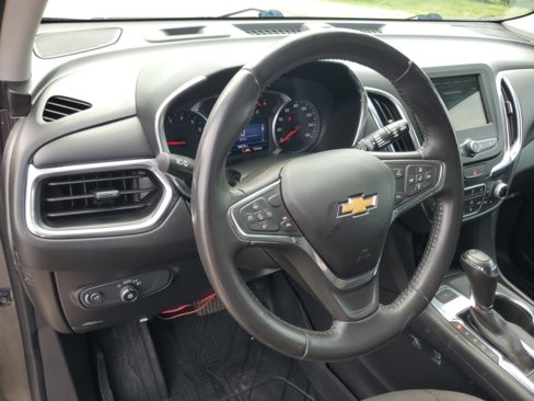 Used 2019 Chevrolet Equinox LT w/ Driver Convenience Package image 12