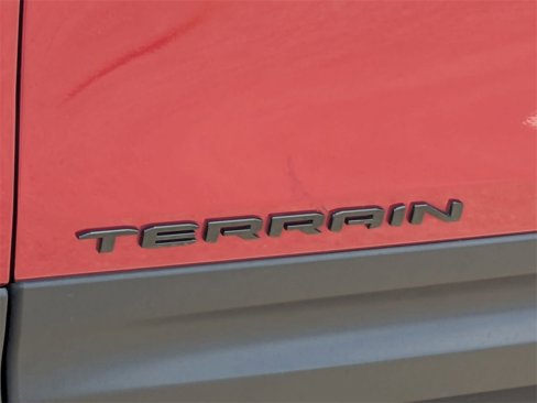 Used 2022 GMC Terrain SLE w/ Driver Convenience Package image 9