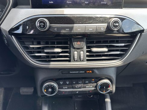 Used 2022 Ford Escape SE w/ Cold Weather Package image 11