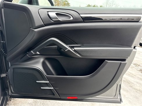 Used 2011 Porsche Cayenne image 25