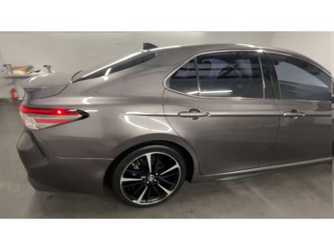 Used 2019 Toyota Camry XSE image 9