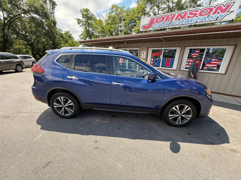 Used 2020 Nissan Rogue SV w/ Premium Package image 2