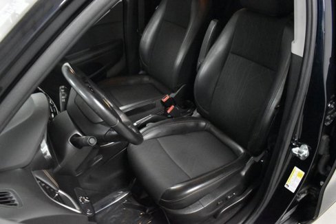 Used 2022 Chevrolet Trax LT w/ LT Convenience Package image 13