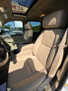 Used 2011 Chevrolet Suburban LT w/ Luxury Package image 12