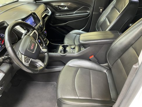 Used 2024 GMC Terrain SLT image 21
