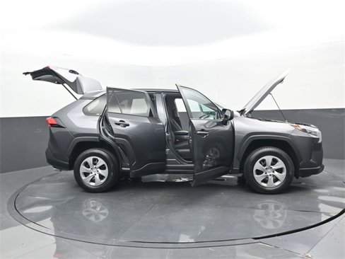 Used 2023 Toyota RAV4 LE image 31