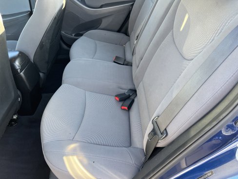 Used 2016 Hyundai Elantra SE image 12
